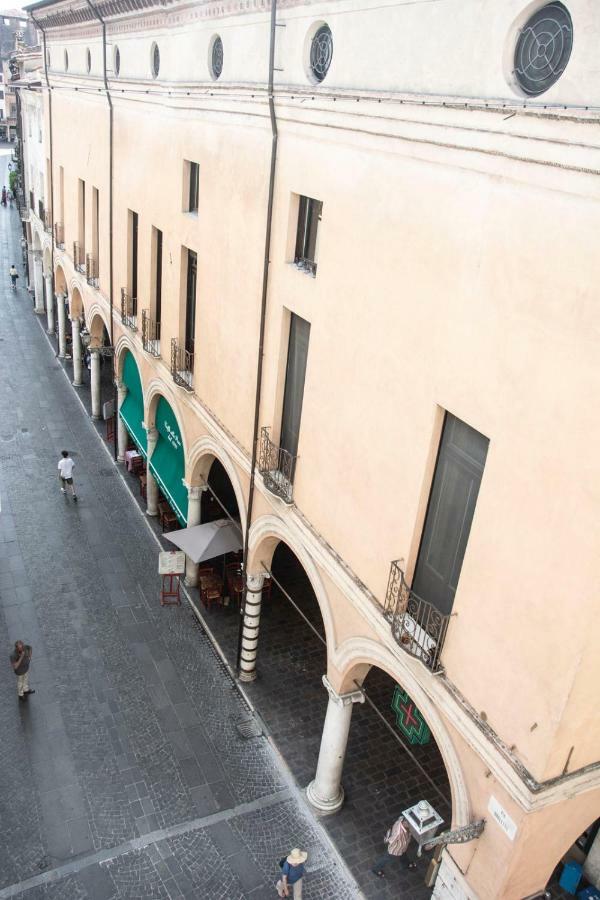 Apartamento Residenza La Torre Mantua Exterior foto